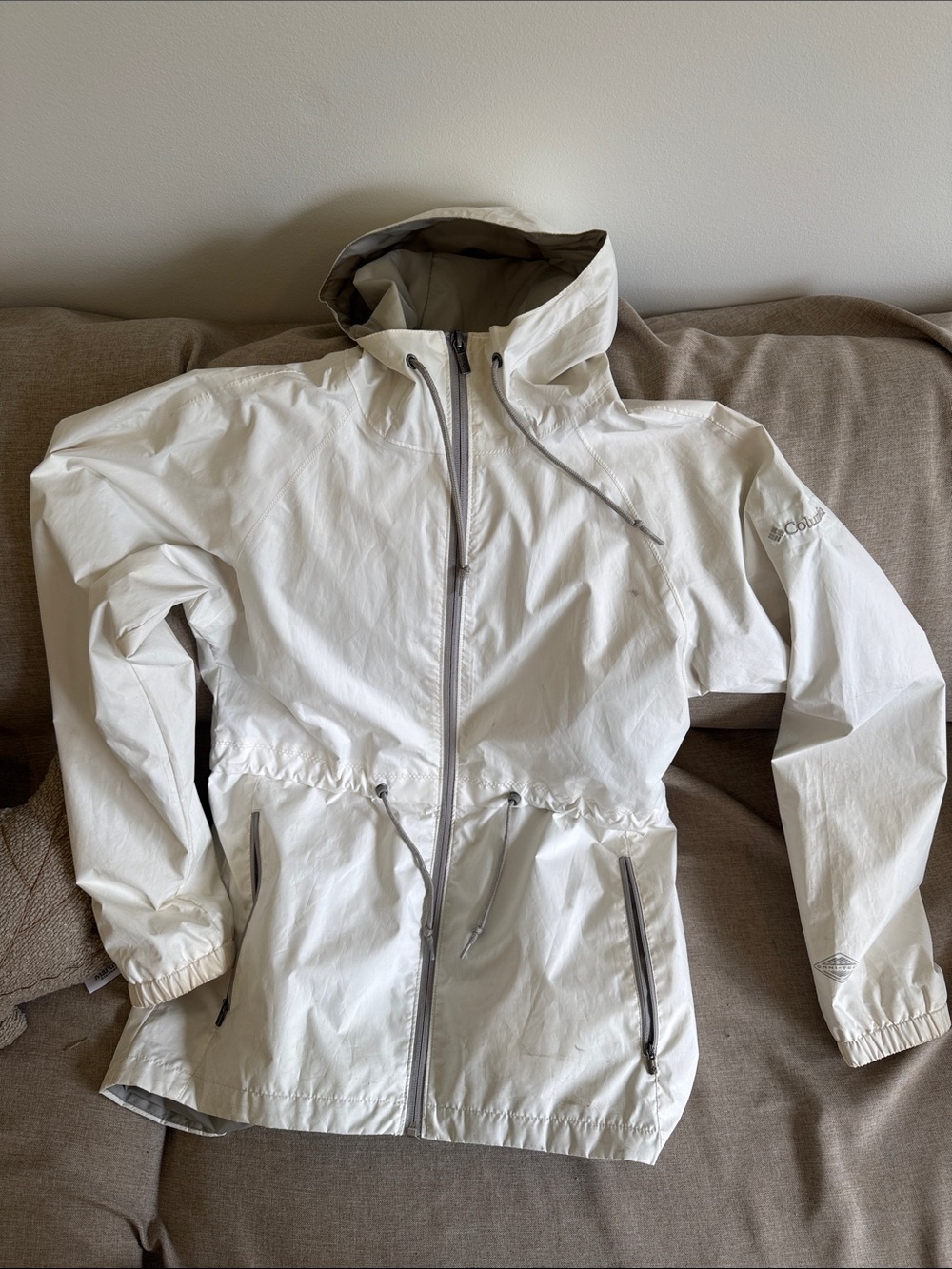 Columbia womenβs White Hooded Waterproof rain Jacket